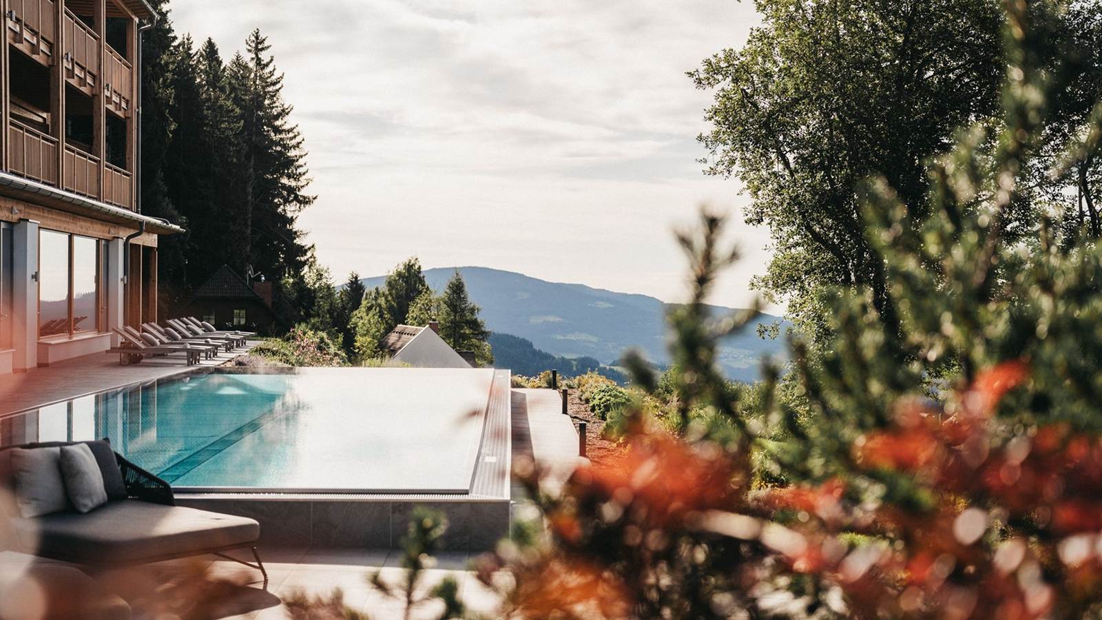 Schmusen & genießen. Im Frühlingsurlaub in der Steiermark. Auf der Alm beim Bauernhofer natürlich.